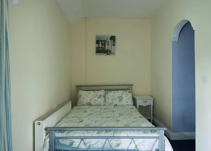 3 Bed In Lismore Oc-ii07013 Tallowbridge